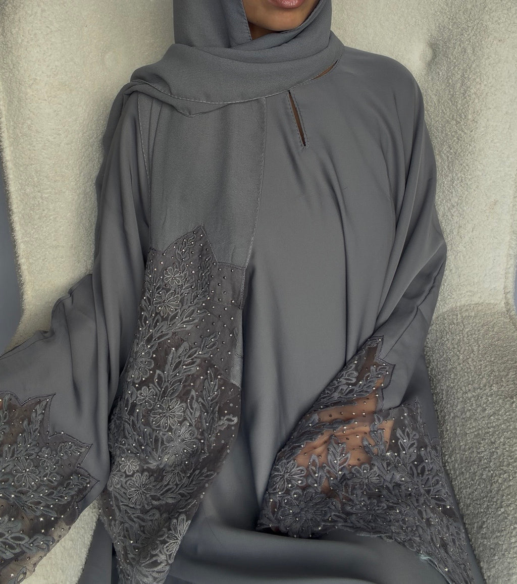 ABAYA ERA – ÉDITION BRODÉE