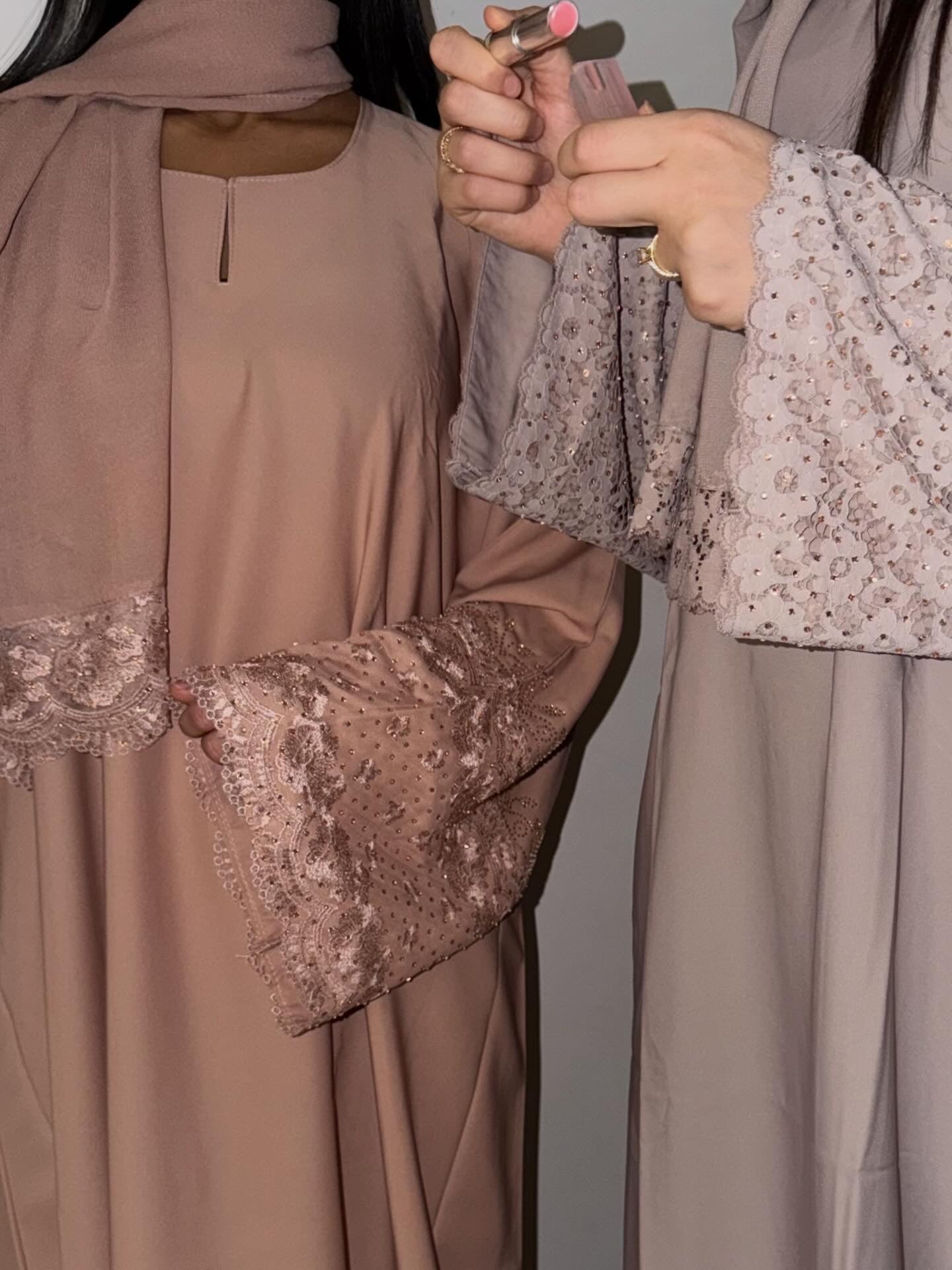 ABAYA ERA – ÉDITION BRODÉE