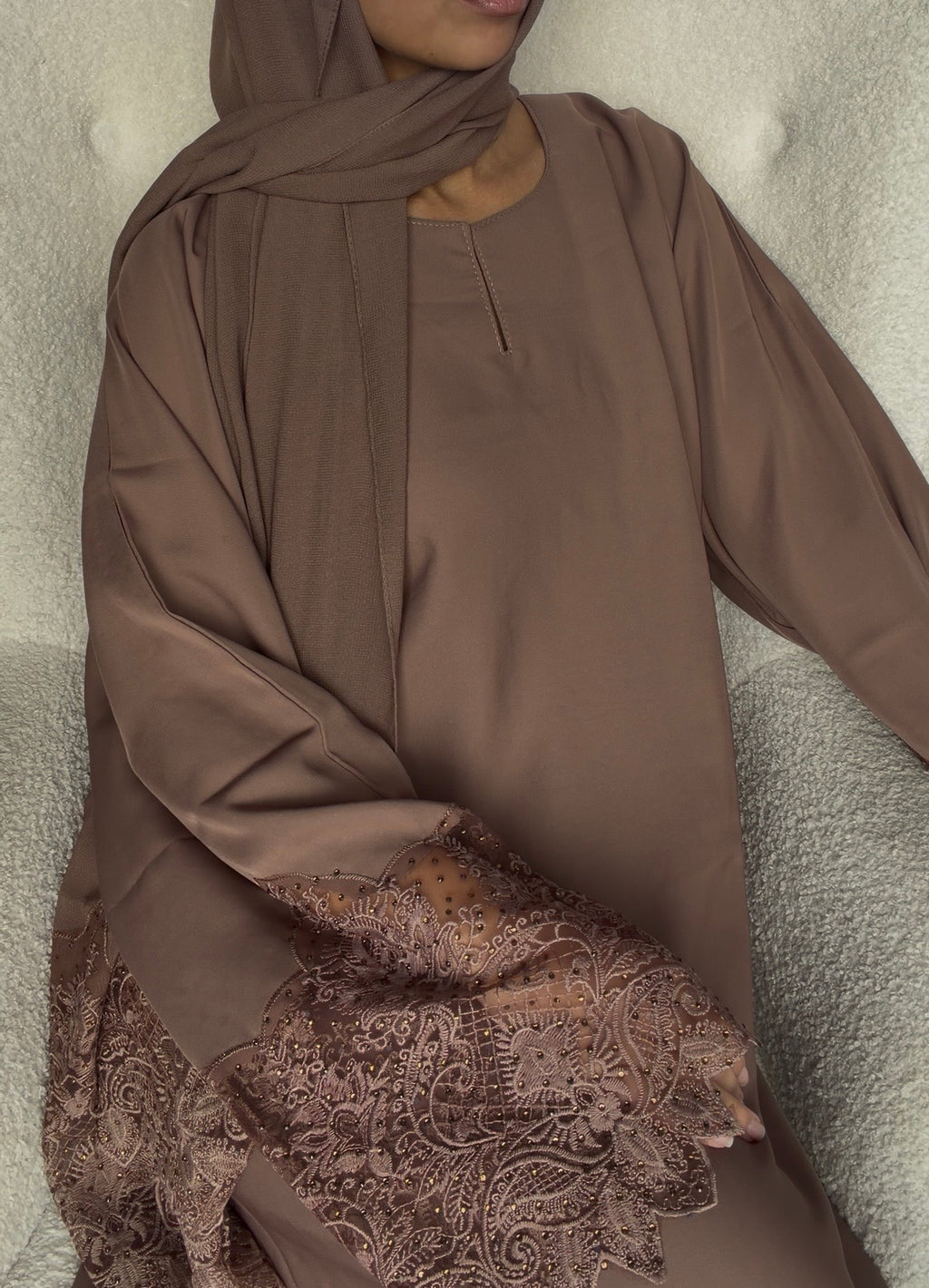 ABAYA ERA – ÉDITION BRODÉE