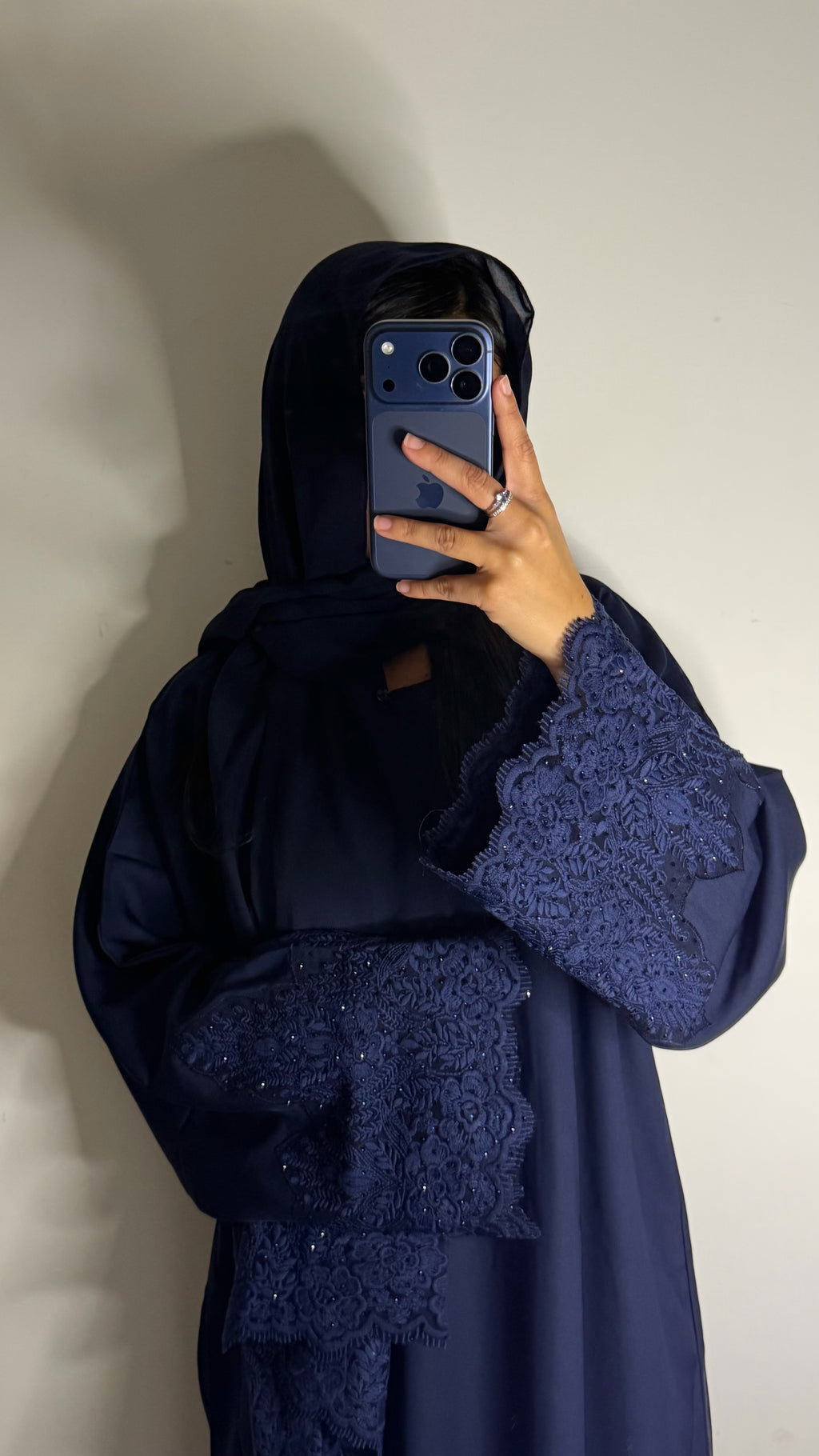 ABAYA ERA– ÉDITION BRODÉ