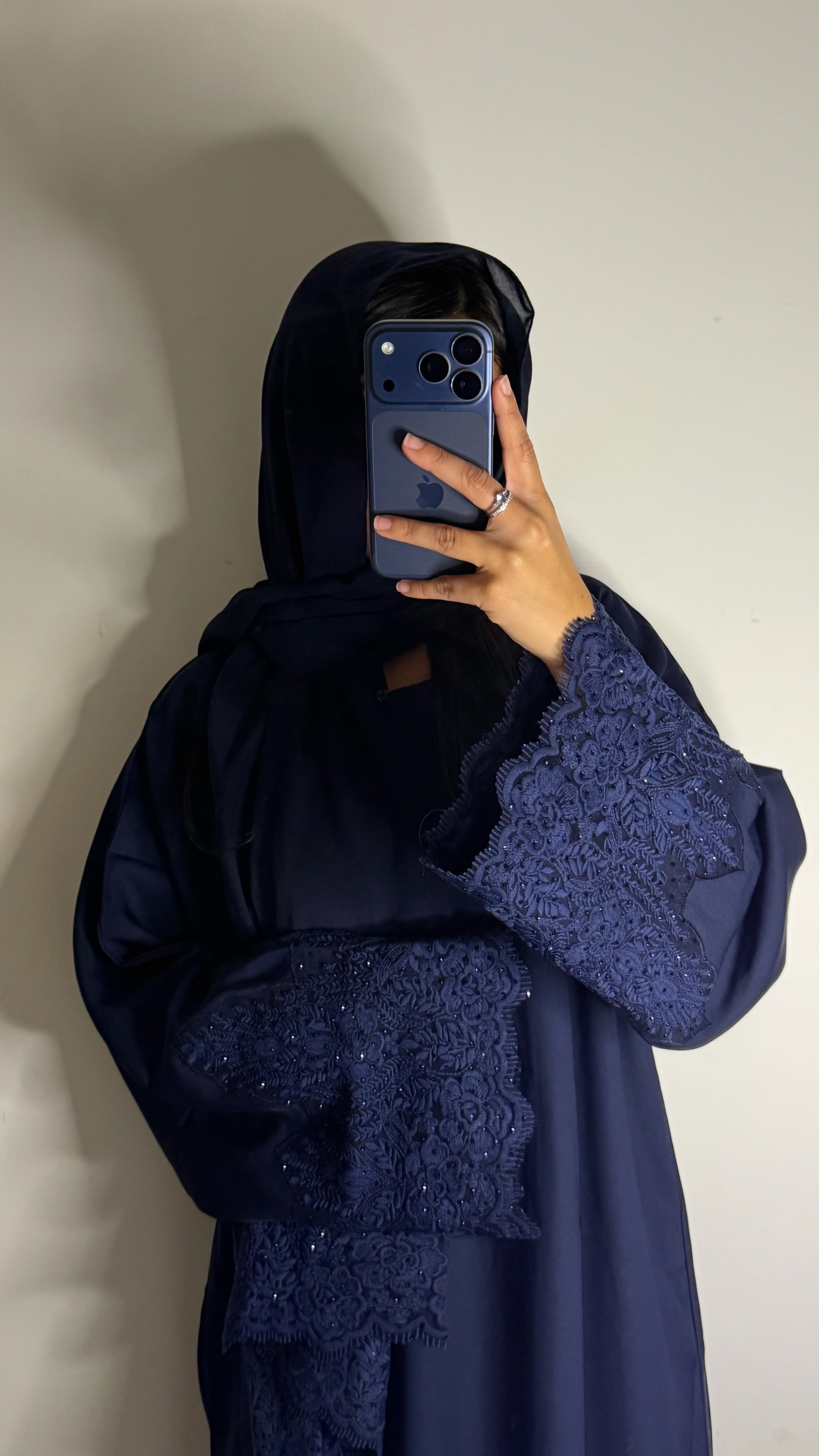 ABAYA ERA– ÉDITION BRODÉ