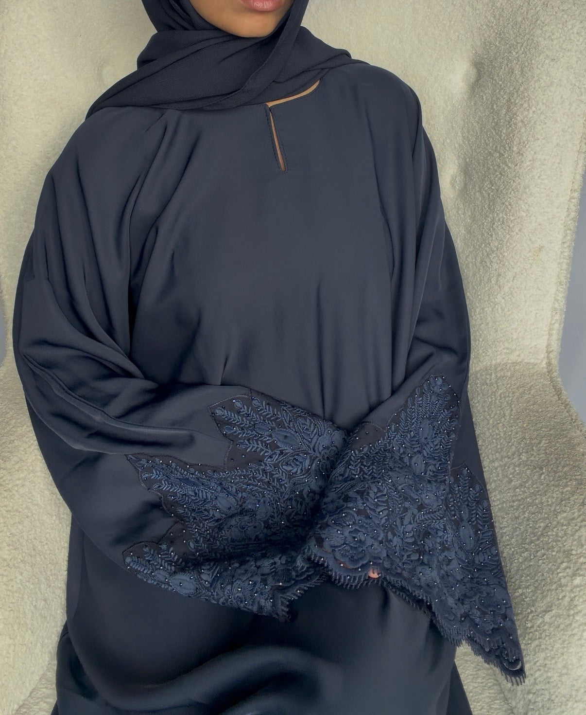 ABAYA ERA– ÉDITION BRODÉ